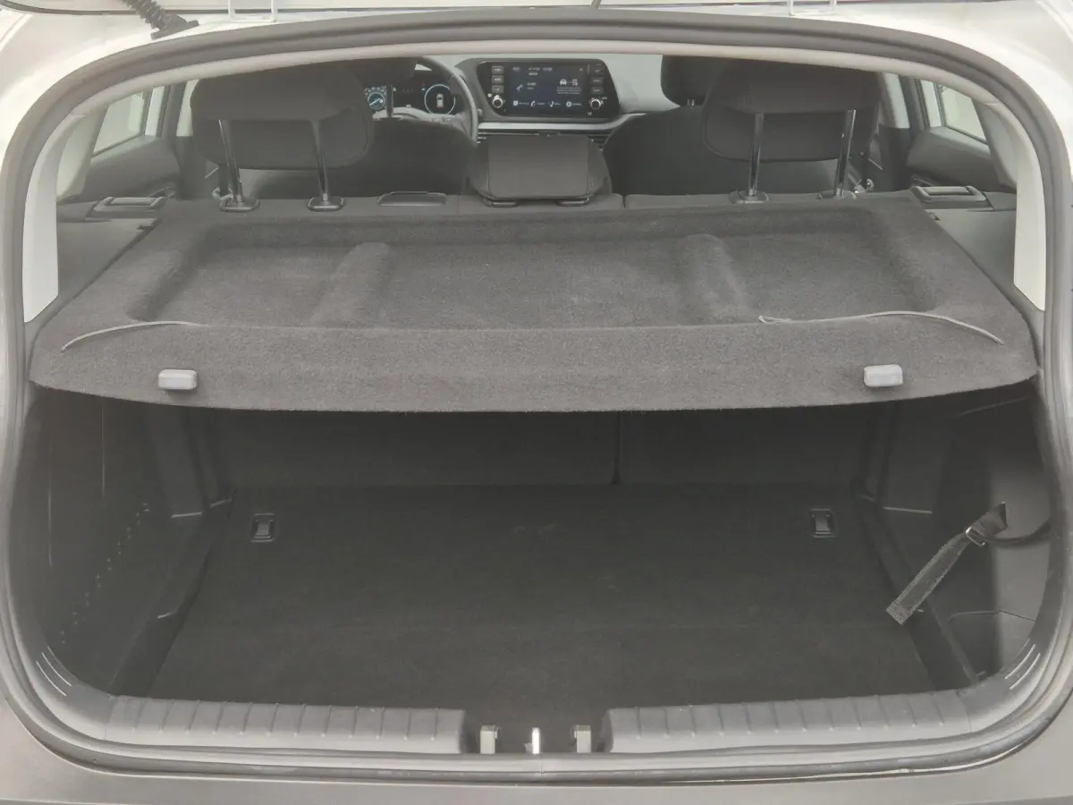 1.0 T-GDI Comfort / Trekhaak vast / Navigatie via Apple Carplay of Android Auto / Airco / Cruise control / Achteruitrijcamera / Draadloze telefoon lader / Parkeersensoren achter /