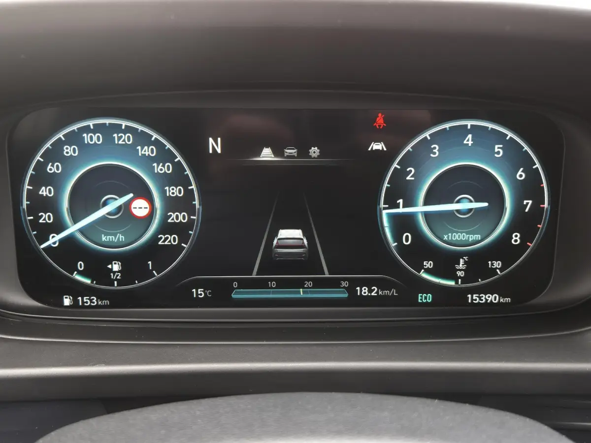 1.0 T-GDI Comfort / Trekhaak vast / Navigatie via Apple Carplay of Android Auto / Airco / Cruise control / Achteruitrijcamera / Draadloze telefoon lader / Parkeersensoren achter /