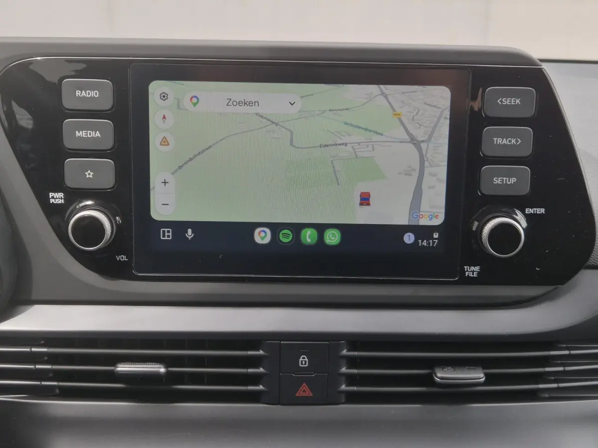 1.0 T-GDI Comfort / Trekhaak vast / Navigatie via Apple Carplay of Android Auto / Airco / Cruise control / Achteruitrijcamera / Draadloze telefoon lader / Parkeersensoren achter /