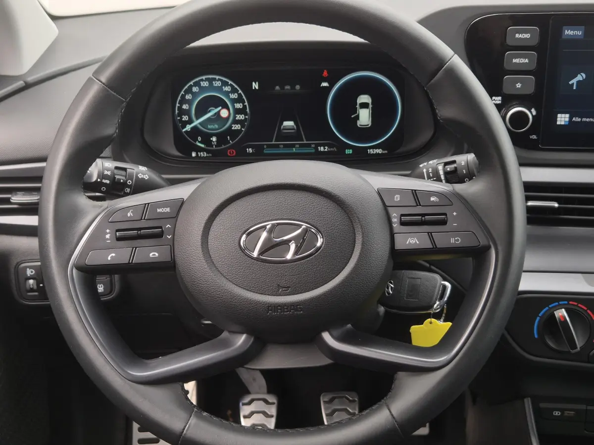 1.0 T-GDI Comfort / Trekhaak vast / Navigatie via Apple Carplay of Android Auto / Airco / Cruise control / Achteruitrijcamera / Draadloze telefoon lader / Parkeersensoren achter /