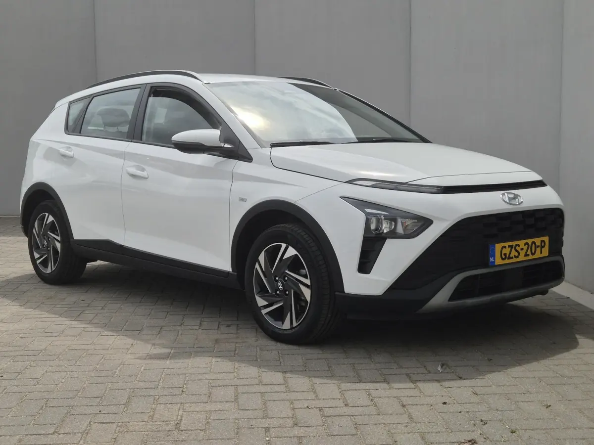 1.0 T-GDI Comfort / Trekhaak vast / Navigatie via Apple Carplay of Android Auto / Airco / Cruise control / Achteruitrijcamera / Draadloze telefoon lader / Parkeersensoren achter /