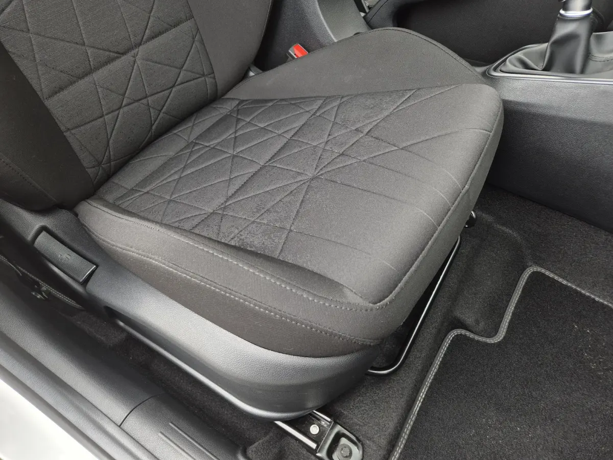 1.0 T-GDI Comfort / Trekhaak vast / Navigatie via Apple Carplay of Android Auto / Airco / Cruise control / Achteruitrijcamera / Draadloze telefoon lader / Parkeersensoren achter /