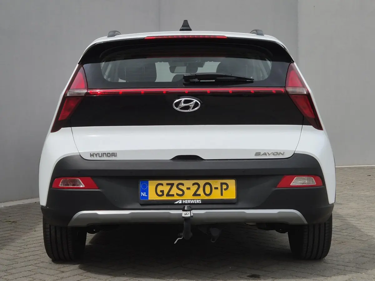 1.0 T-GDI Comfort / Trekhaak vast / Navigatie via Apple Carplay of Android Auto / Airco / Cruise control / Achteruitrijcamera / Draadloze telefoon lader / Parkeersensoren achter /