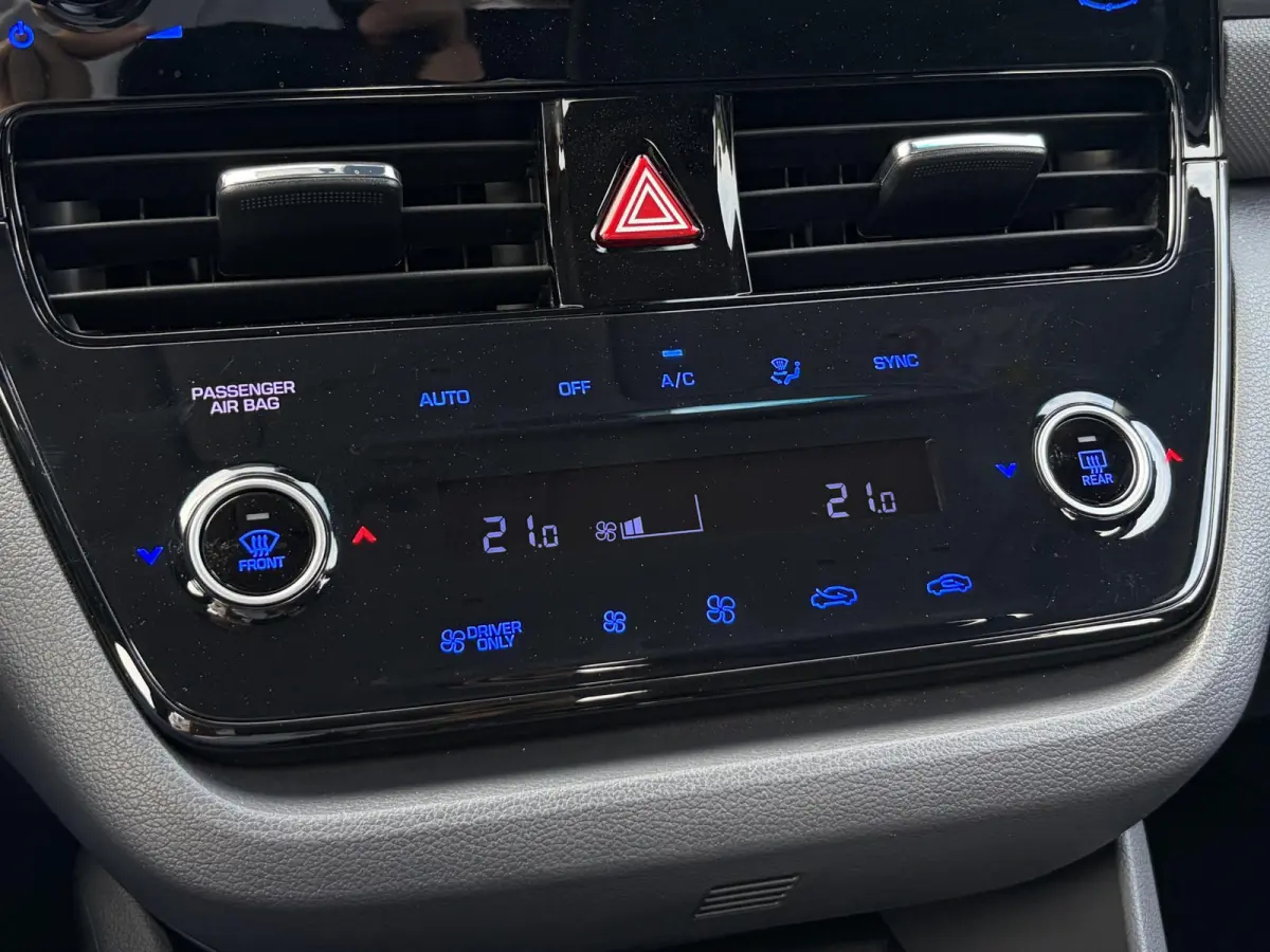 1.6 GDi Comfort - Plus / Dealer Onderhouden / Stuur- & Stoelverwarming / Navigatie via Apple Carplay of Android Auto / Achteruitrijcamera / Cruise control / Parkeersensoren achter / Climate 