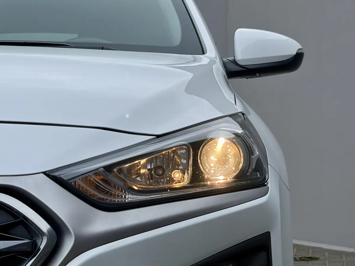 1.6 GDi Comfort - Plus / Dealer Onderhouden / Stuur- & Stoelverwarming / Navigatie via Apple Carplay of Android Auto / Achteruitrijcamera / Cruise control / Parkeersensoren achter / Climate 