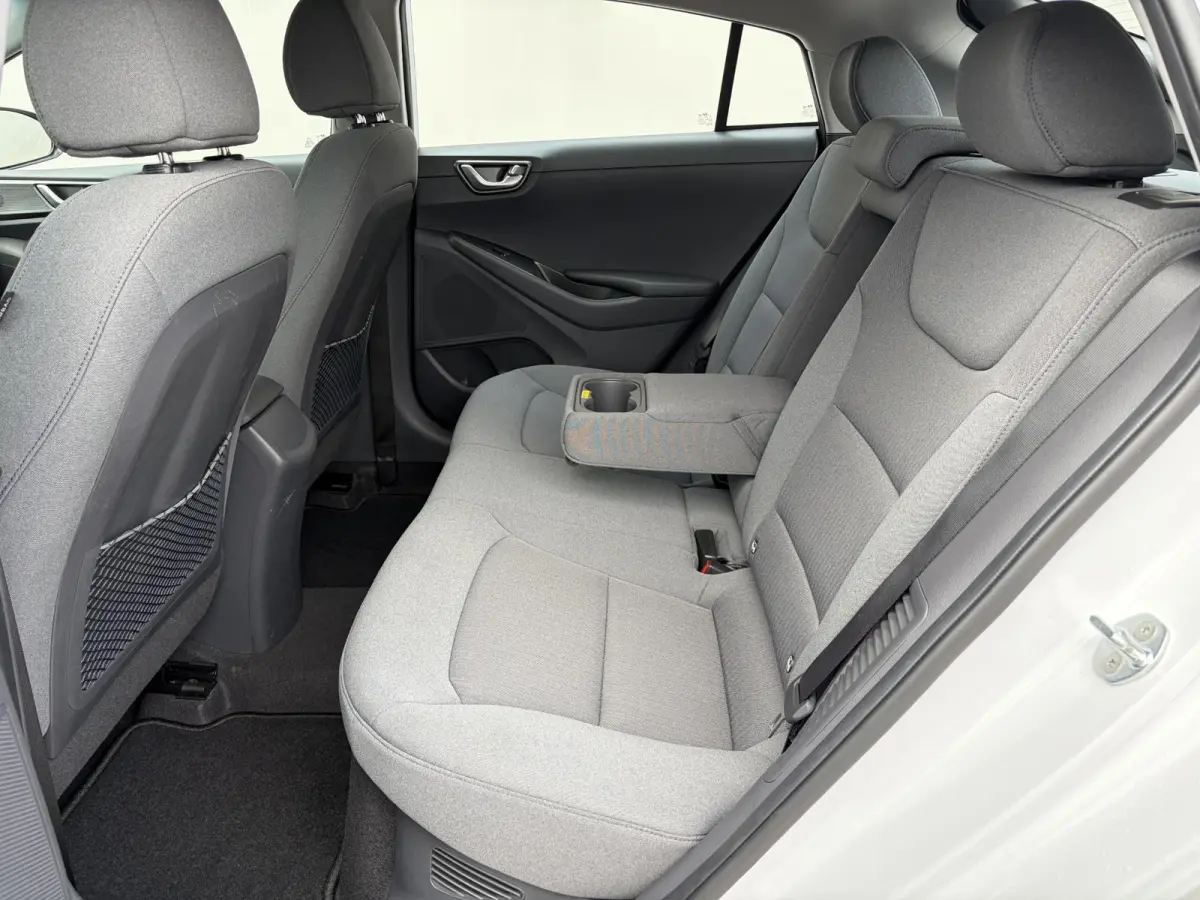 1.6 GDi Comfort - Plus / Dealer Onderhouden / Stuur- & Stoelverwarming / Navigatie via Apple Carplay of Android Auto / Achteruitrijcamera / Cruise control / Parkeersensoren achter / Climate 