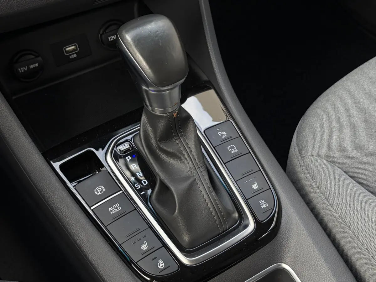 1.6 GDi Comfort - Plus / Dealer Onderhouden / Stuur- & Stoelverwarming / Navigatie via Apple Carplay of Android Auto / Achteruitrijcamera / Cruise control / Parkeersensoren achter / Climate 