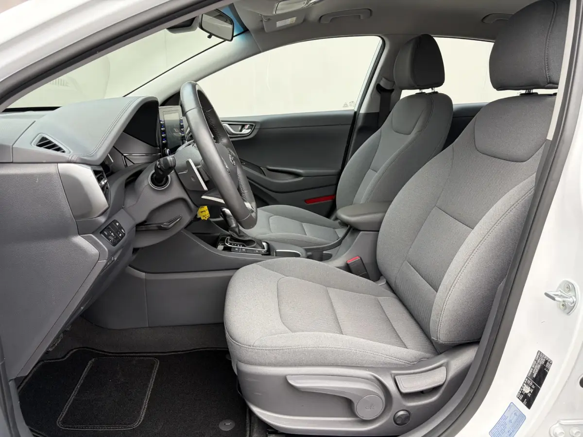 1.6 GDi Comfort - Plus / Dealer Onderhouden / Stuur- & Stoelverwarming / Navigatie via Apple Carplay of Android Auto / Achteruitrijcamera / Cruise control / Parkeersensoren achter / Climate 