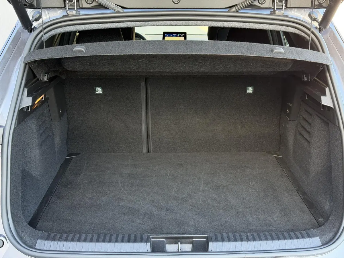 1.6 E-Tech full hybrid 145 techno / Fabrieksgarantie tot 04-2027 / Adaptieve Cruise / Camera / Navigatie / Elektr. Achterklep / Dodehoek Detectie / Apple Carplay & Android Auto /