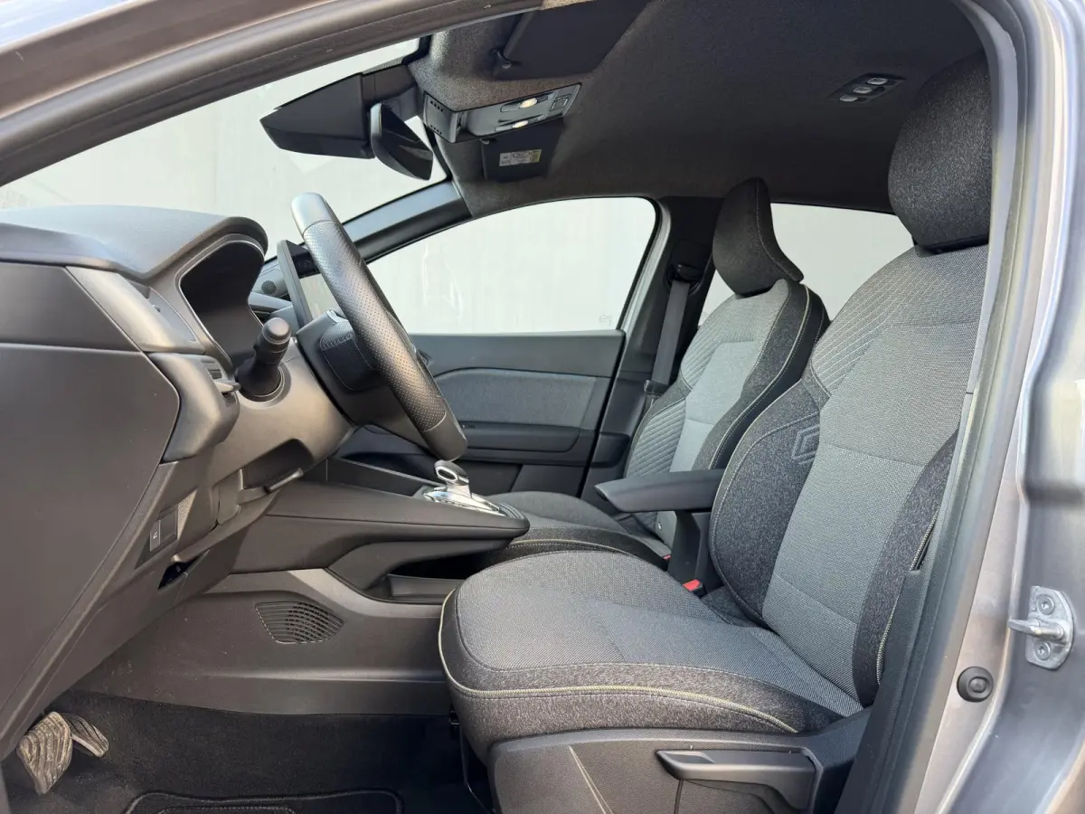 1.6 E-Tech full hybrid 145 techno / Fabrieksgarantie tot 04-2027 / Adaptieve Cruise / Camera / Navigatie / Elektr. Achterklep / Dodehoek Detectie / Apple Carplay & Android Auto /
