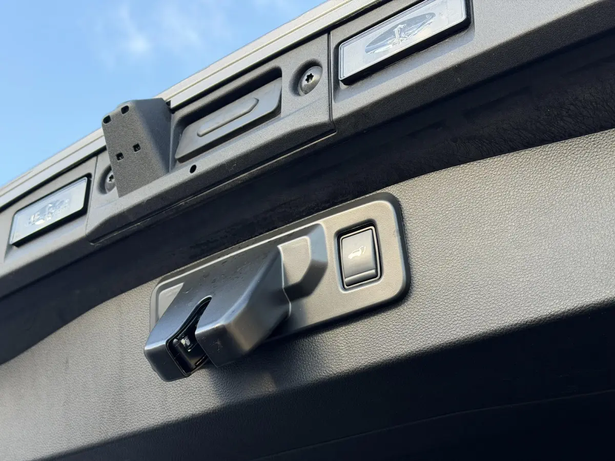 1.6 E-Tech full hybrid 145 techno / Fabrieksgarantie tot 04-2027 / Adaptieve Cruise / Camera / Navigatie / Elektr. Achterklep / Dodehoek Detectie / Apple Carplay & Android Auto /