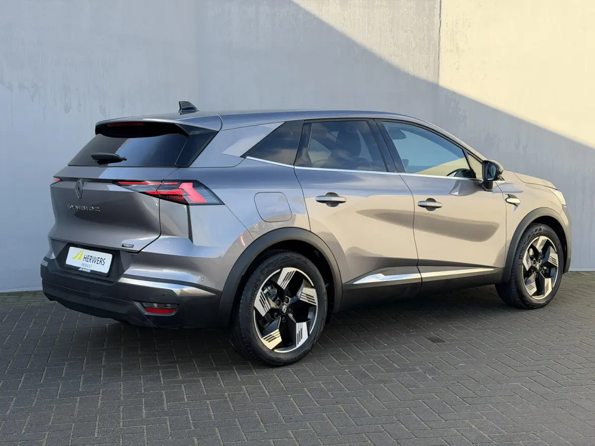 1.6 E-Tech full hybrid 145 techno / Fabrieksgarantie tot 04-2027 / Adaptieve Cruise / Camera / Navigatie / Elektr. Achterklep / Dodehoek Detectie / Apple Carplay & Android Auto /