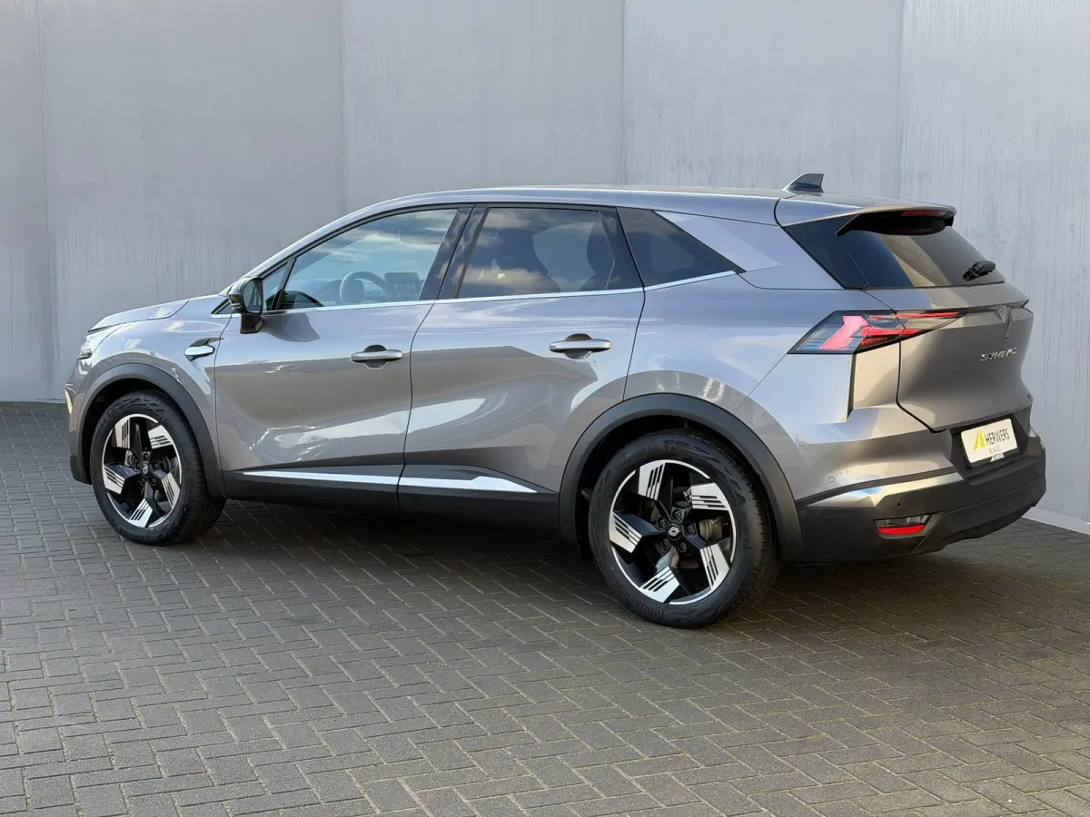 1.6 E-Tech full hybrid 145 techno / Fabrieksgarantie tot 04-2027 / Adaptieve Cruise / Camera / Navigatie / Elektr. Achterklep / Dodehoek Detectie / Apple Carplay & Android Auto /