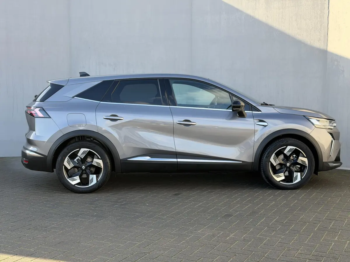 1.6 E-Tech full hybrid 145 techno / Fabrieksgarantie tot 04-2027 / Adaptieve Cruise / Camera / Navigatie / Elektr. Achterklep / Dodehoek Detectie / Apple Carplay & Android Auto /