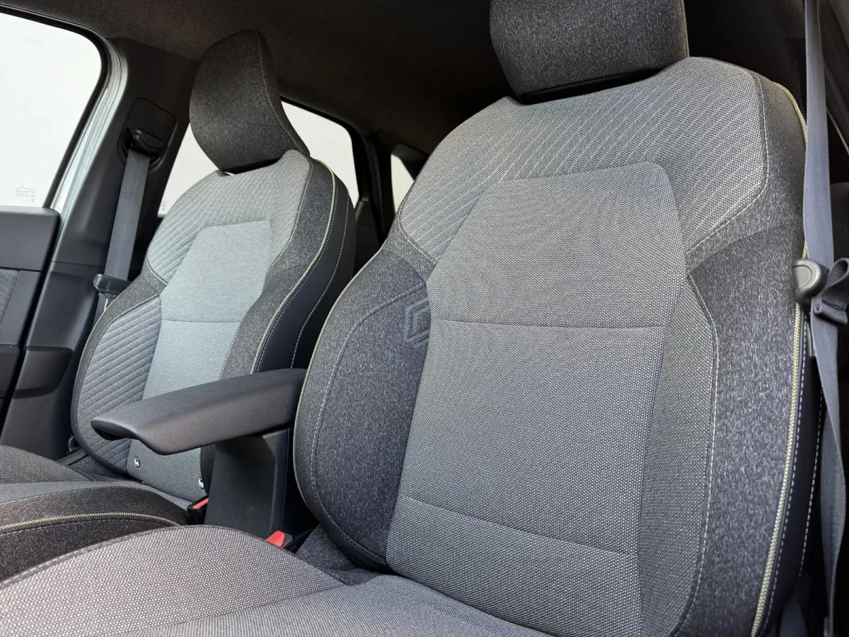 1.6 E-Tech full hybrid 145 techno / Fabrieksgarantie tot 04-2027 / Adaptieve Cruise / Camera / Navigatie / Elektr. Achterklep / Dodehoek Detectie / Apple Carplay & Android Auto /