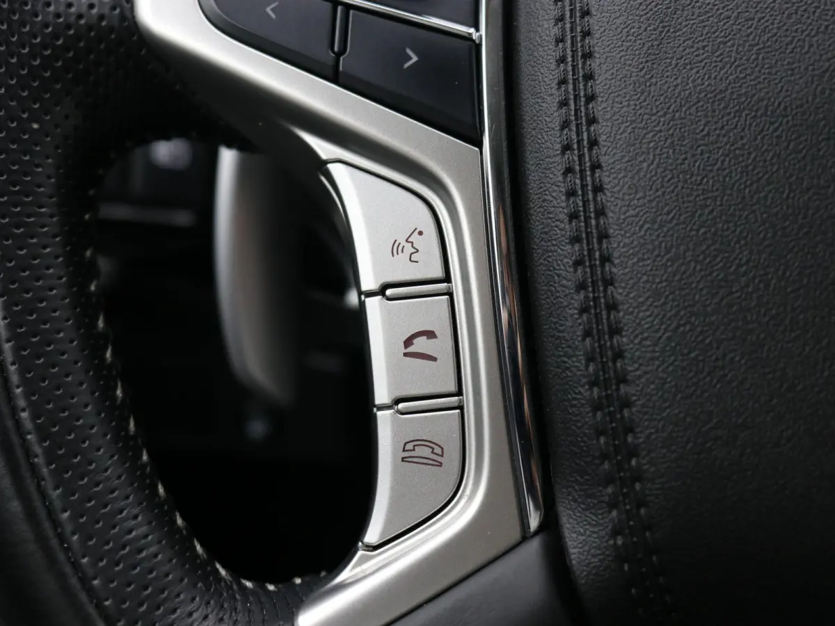 2.4 PHEV Pure / Stoelverwarming / Navigatie via Android Auto/Apple Carplay / Cruise Control / Achteruit Rij Camera / Trekhaak / 1500 kg Trekgewicht / Dealeronderhouden / / Stoelverwarming / 