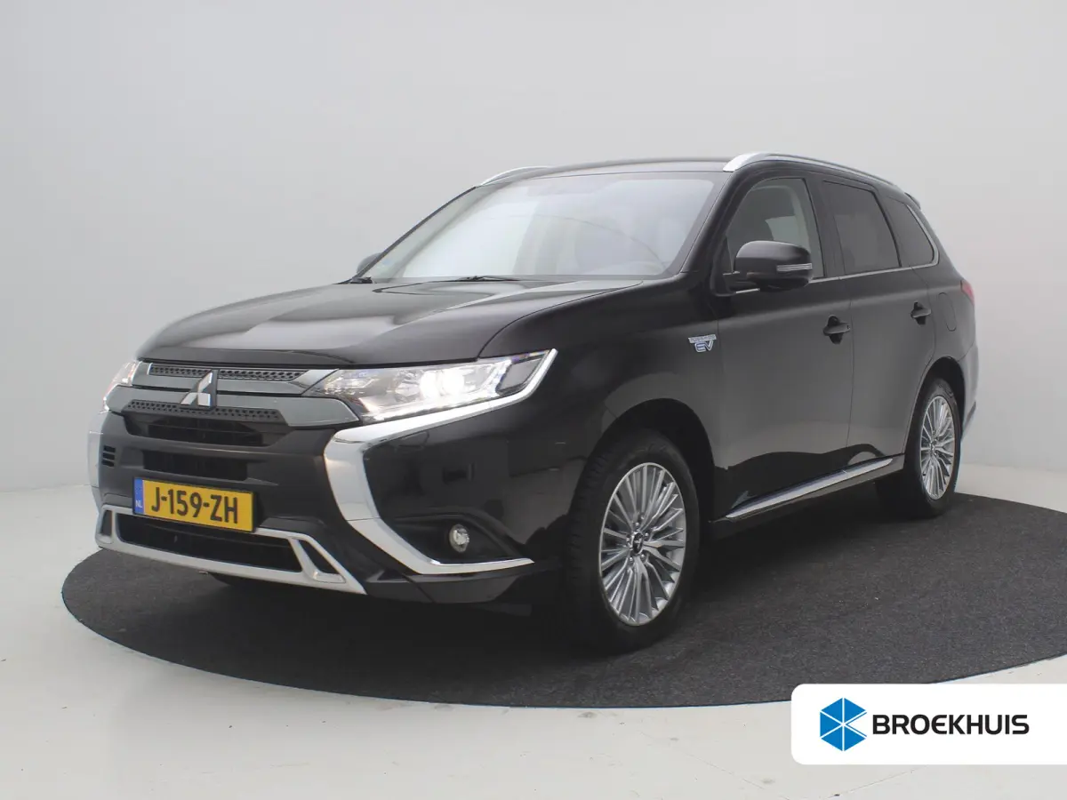 2.4 PHEV Pure / Stoelverwarming / Navigatie via Android Auto/Apple Carplay / Cruise Control / Achteruit Rij Camera / Trekhaak / 1500 kg Trekgewicht / Dealeronderhouden / / Stoelverwarming / 