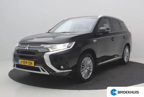 2.4 PHEV Pure / Stoelverwarming / Navigatie via Android Auto/Apple Carplay / Cruise Control / Achteruit Rij Camera / Trekhaak / 1500 kg Trekgewicht / Dealeronderhouden / / Stoelverwarming / 