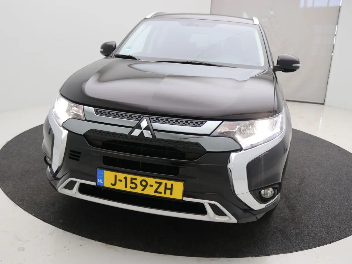 2.4 PHEV Pure / Stoelverwarming / Navigatie via Android Auto/Apple Carplay / Cruise Control / Achteruit Rij Camera / Trekhaak / 1500 kg Trekgewicht / Dealeronderhouden / / Stoelverwarming / 