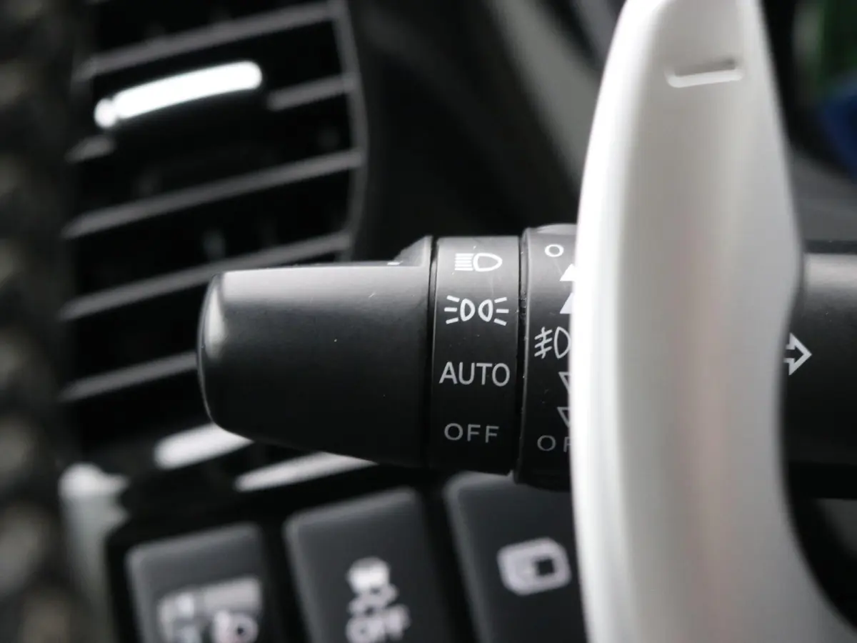 2.4 PHEV Pure / Stoelverwarming / Navigatie via Android Auto/Apple Carplay / Cruise Control / Achteruit Rij Camera / Trekhaak / 1500 kg Trekgewicht / Dealeronderhouden / / Stoelverwarming / 