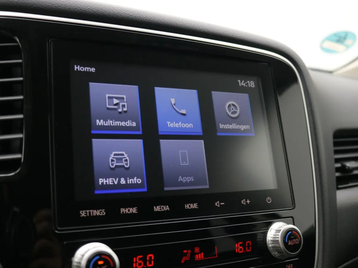 2.4 PHEV Pure / Stoelverwarming / Navigatie via Android Auto/Apple Carplay / Cruise Control / Achteruit Rij Camera / Trekhaak / 1500 kg Trekgewicht / Dealeronderhouden / / Stoelverwarming / 