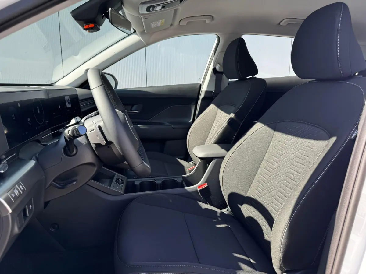Comfort 64.8 kWh / € 4.000,- voordeel op nieuwprijs / Rijklaarprijs / Direct Leverbaar / Navigatie / 5 Jaar Fabrieks garantie /