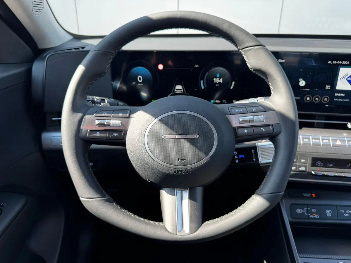 Comfort 64.8 kWh / € 4.000,- voordeel op nieuwprijs / Rijklaarprijs / Direct Leverbaar / Navigatie / 5 Jaar Fabrieks garantie /