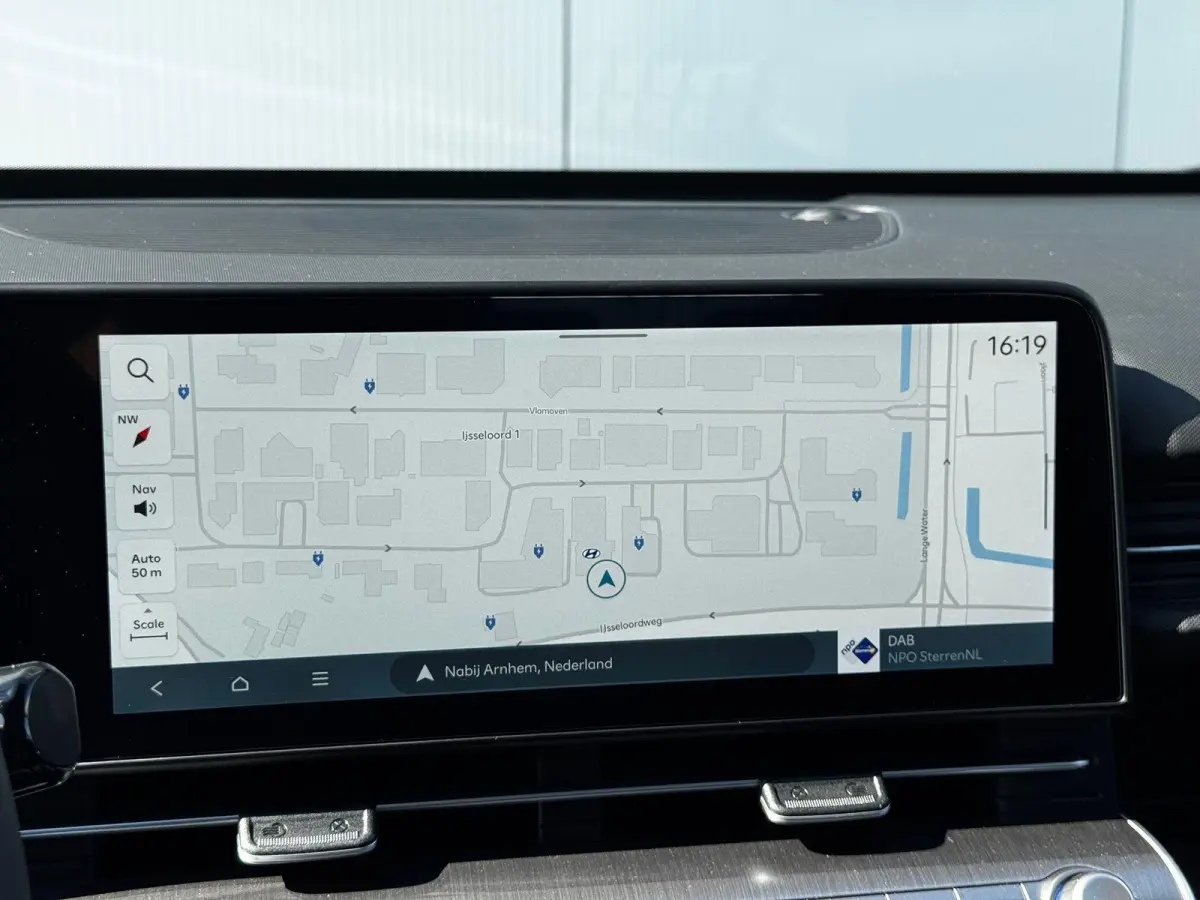 Comfort 64.8 kWh / € 4.000,- voordeel op nieuwprijs / Rijklaarprijs / Direct Leverbaar / Navigatie / 5 Jaar Fabrieks garantie /