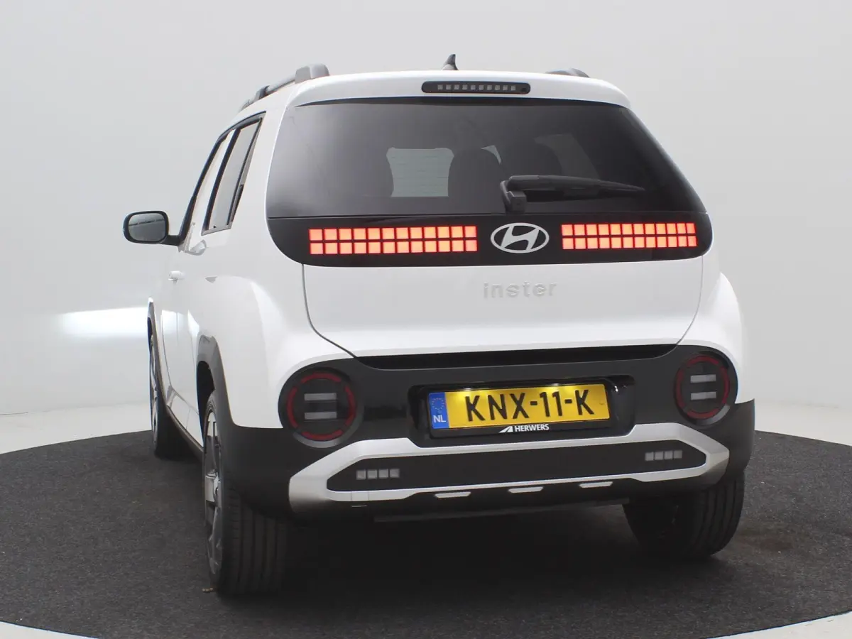 Evolve 49 kWh / Navigatie / Adaptieve Cruise Control / NL Auto / Fabrieksgarantie / Keyless Entry / 17" LMV / Dakrails / Historie aanwezig / | 17" LMV / Verschuifbare achterbank / 3-Fase Lad