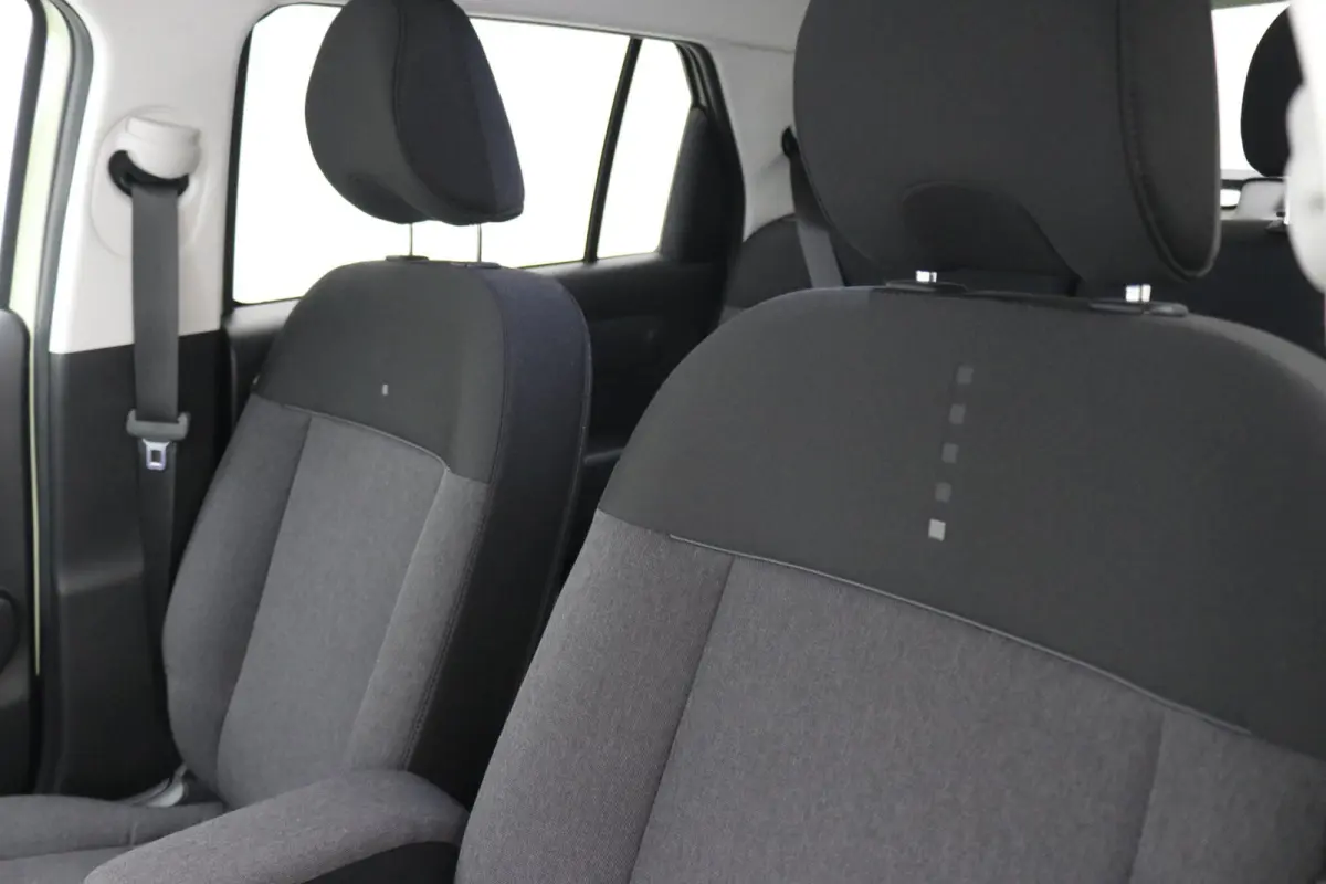 Evolve 49 kWh / Navigatie / Adaptieve Cruise Control / NL Auto / Fabrieksgarantie / Keyless Entry / 17" LMV / Dakrails / Historie aanwezig / | 17" LMV / Verschuifbare achterbank / 3-Fase Lad
