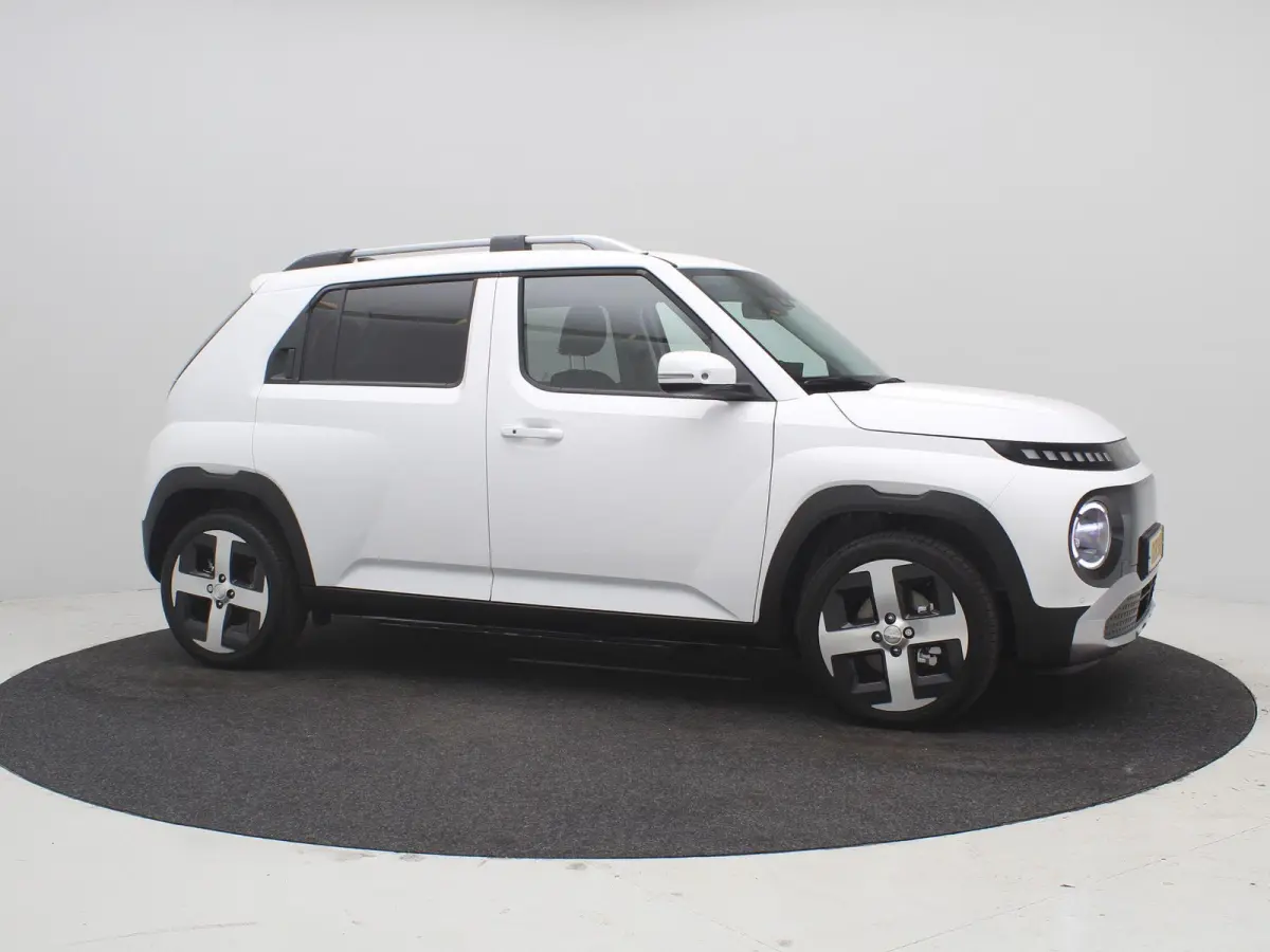 Evolve 49 kWh / Navigatie / Adaptieve Cruise Control / NL Auto / Fabrieksgarantie / Keyless Entry / 17" LMV / Dakrails / Historie aanwezig / | 17" LMV / Verschuifbare achterbank / 3-Fase Lad