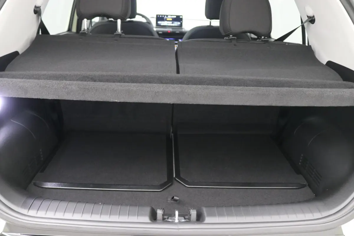Evolve 49 kWh / Navigatie / Adaptieve Cruise Control / NL Auto / Fabrieksgarantie / Keyless Entry / 17" LMV / Dakrails / Historie aanwezig / | 17" LMV / Verschuifbare achterbank / 3-Fase Lad