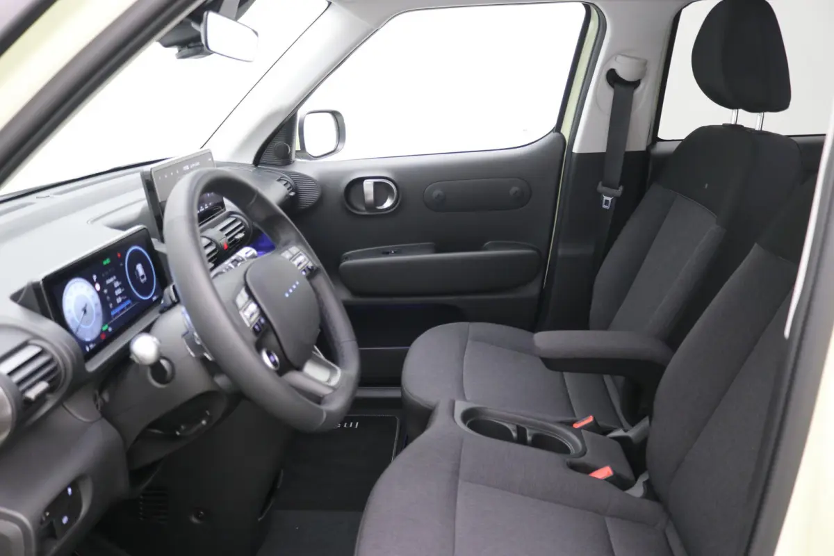 Evolve 49 kWh / Navigatie / Adaptieve Cruise Control / NL Auto / Fabrieksgarantie / Keyless Entry / 17" LMV / Dakrails / Historie aanwezig / | 17" LMV / Verschuifbare achterbank / 3-Fase Lad