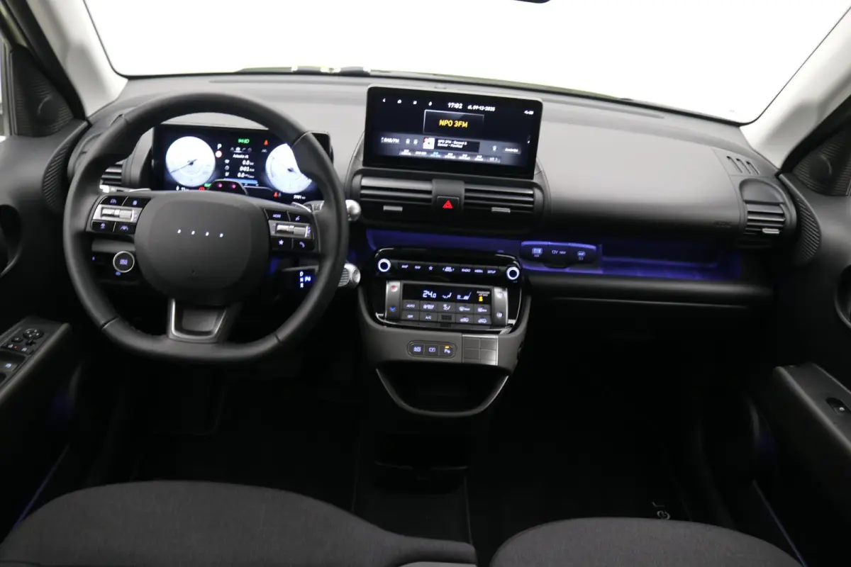 Evolve 49 kWh / Navigatie / Adaptieve Cruise Control / NL Auto / Fabrieksgarantie / Keyless Entry / 17" LMV / Dakrails / Historie aanwezig / | 17" LMV / Verschuifbare achterbank / 3-Fase Lad