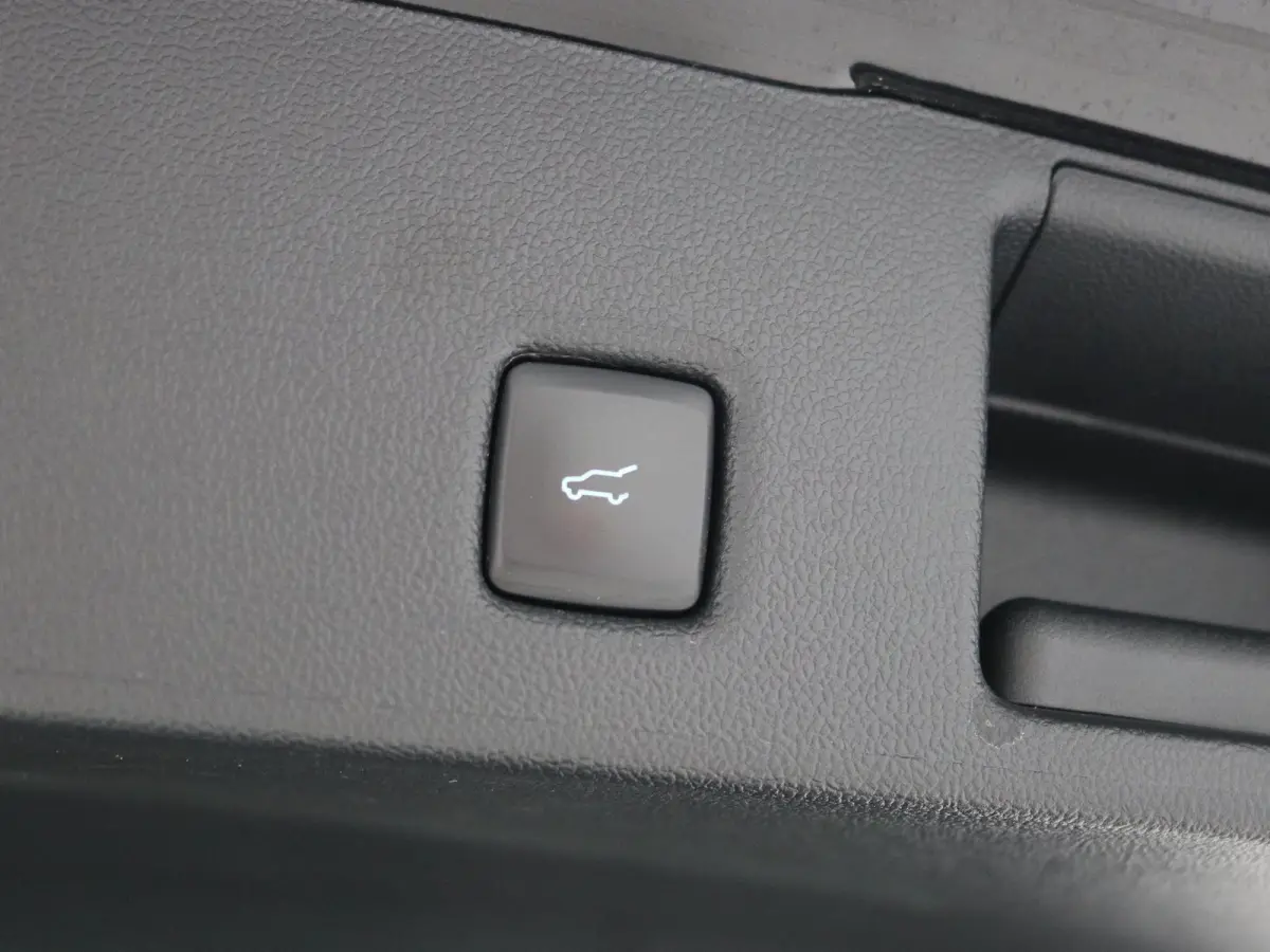 2.5 PHEV Vignale / 1.500kg Trekgewicht / HUD / Driver Assistance Pack / Technology Pack / Stuur-, Stoel en Achterbank verwarming / Adaptieve CC / Apple Carplay Android Auto / | Achterbank ve