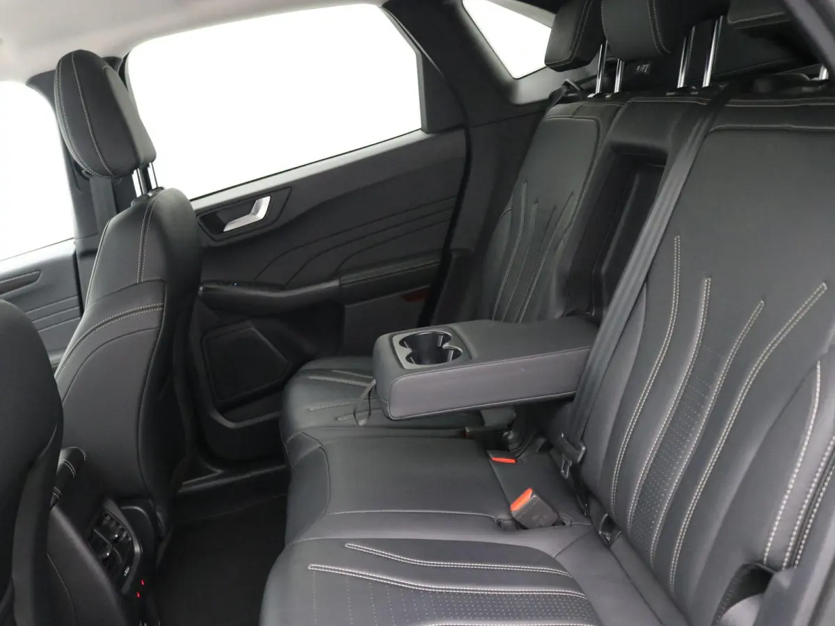 2.5 PHEV Vignale / 1.500kg Trekgewicht / HUD / Driver Assistance Pack / Technology Pack / Stuur-, Stoel en Achterbank verwarming / Adaptieve CC / Apple Carplay Android Auto / | Achterbank ve