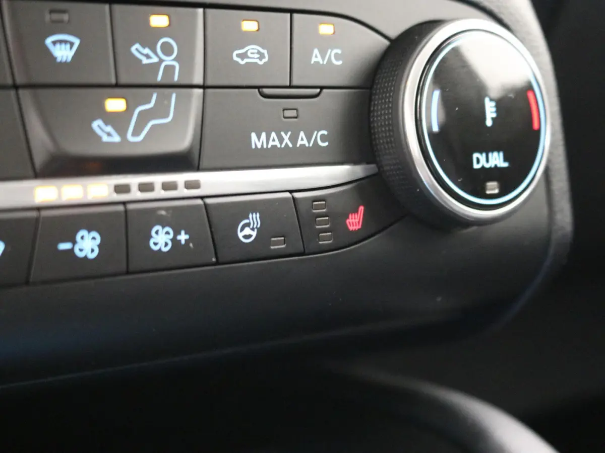 2.5 PHEV Vignale / 1.500kg Trekgewicht / HUD / Driver Assistance Pack / Technology Pack / Stuur-, Stoel en Achterbank verwarming / Adaptieve CC / Apple Carplay Android Auto / | Achterbank ve