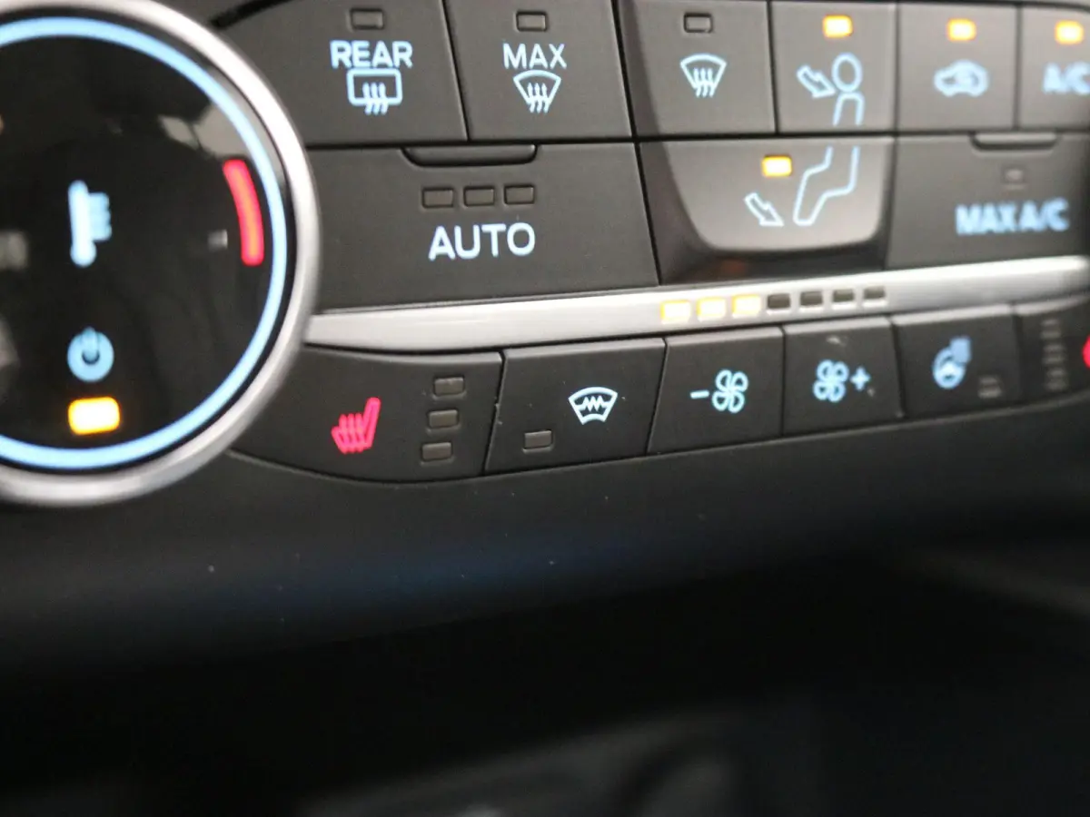 2.5 PHEV Vignale / 1.500kg Trekgewicht / HUD / Driver Assistance Pack / Technology Pack / Stuur-, Stoel en Achterbank verwarming / Adaptieve CC / Apple Carplay Android Auto / | Achterbank ve