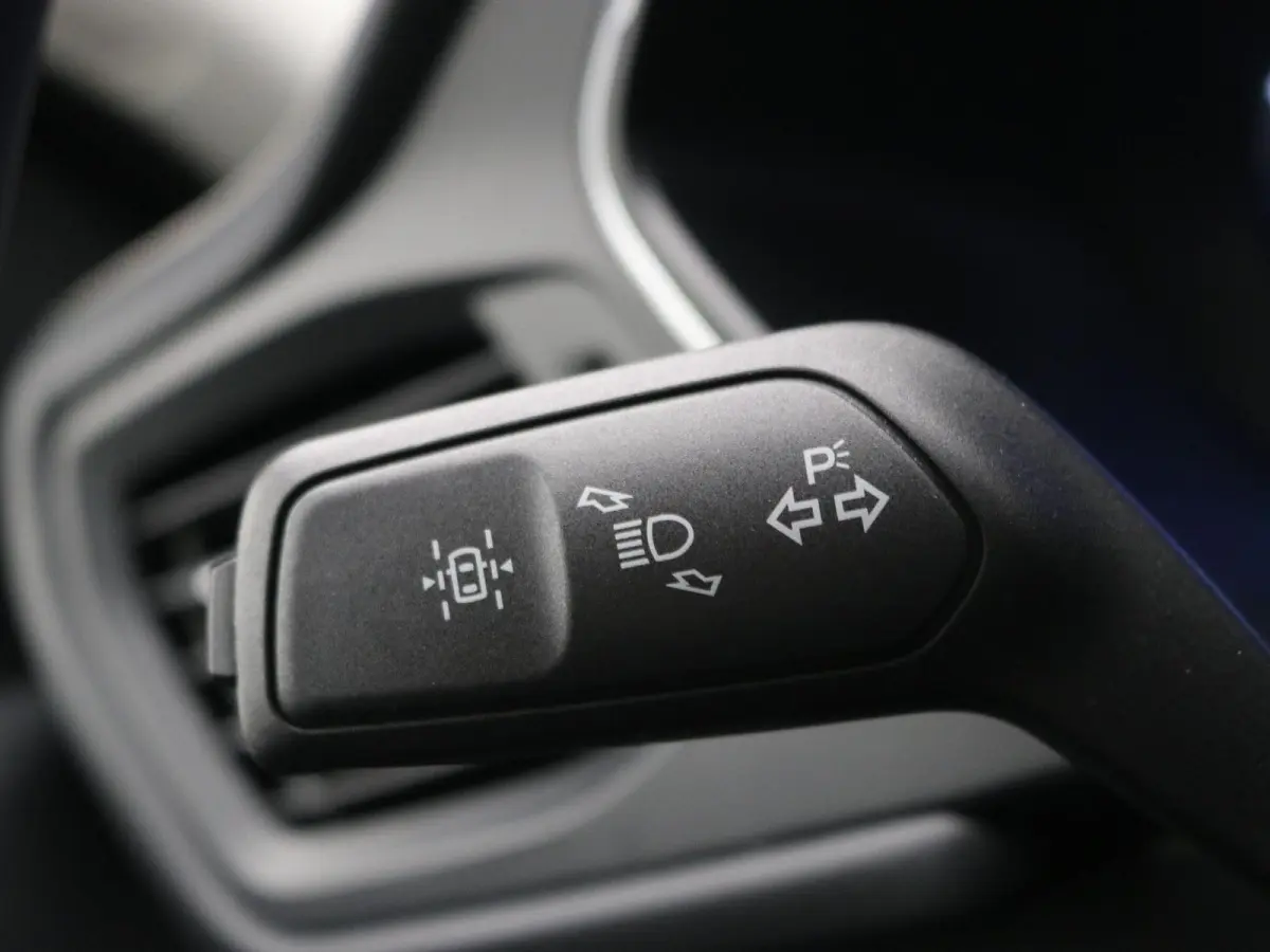 2.5 PHEV Vignale / 1.500kg Trekgewicht / HUD / Driver Assistance Pack / Technology Pack / Stuur-, Stoel en Achterbank verwarming / Adaptieve CC / Apple Carplay Android Auto / | Achterbank ve