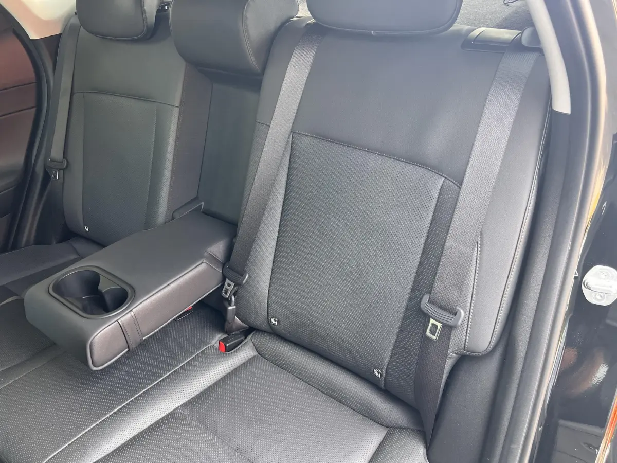 1.6 GDI HEV Premium Sky / Fabrieksgarantie tot 10-2028 / Schuifdak / Leder / Camera 360° / Elektr. stoelen en klep / Stoelventilatie / Stuur-, stoel- en achterbankverwarming / Navi / Apple 