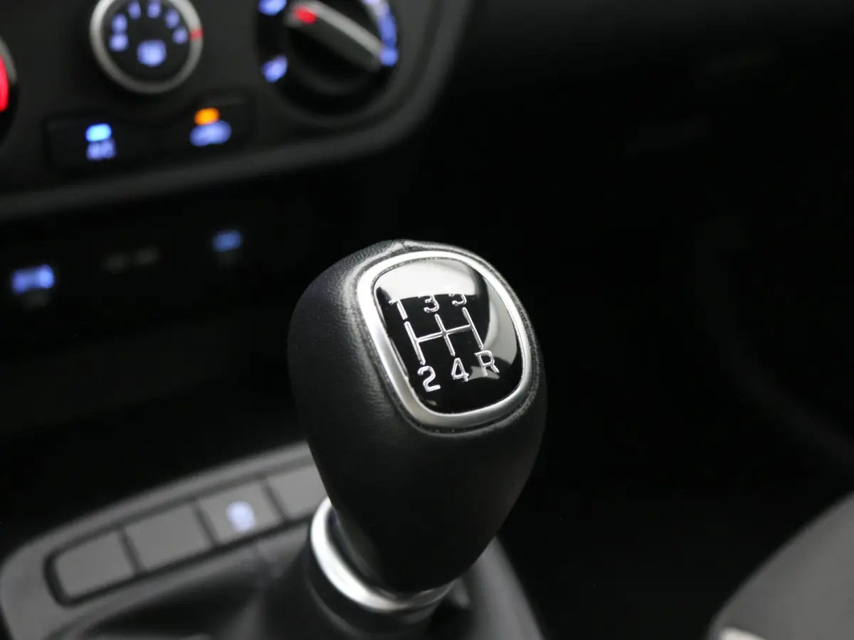 1.0 Comfort / Cruise / Airco / Apple Carplay & Android Auto / All Season Banden / 1ste Eigenaar / Dealeronderhouden / Fabrieksgarantie t/m 1-2029 / | Airco | Apple Carplay/Android Auto | Aut