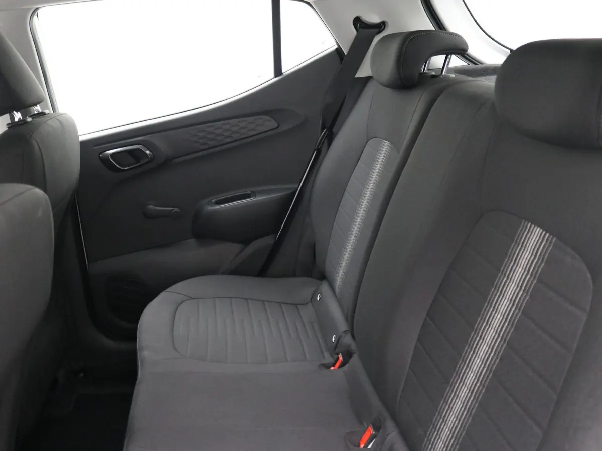 1.0 Comfort / Cruise / Airco / Apple Carplay & Android Auto / All Season Banden / 1ste Eigenaar / Dealeronderhouden / Fabrieksgarantie t/m 1-2029 / | Airco | Apple Carplay/Android Auto | Aut