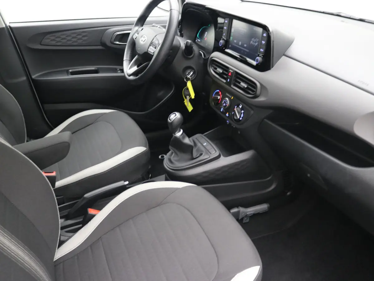 1.0 Comfort / Cruise / Airco / Apple Carplay & Android Auto / All Season Banden / 1ste Eigenaar / Dealeronderhouden / Fabrieksgarantie t/m 1-2029 / | Airco | Apple Carplay/Android Auto | Aut