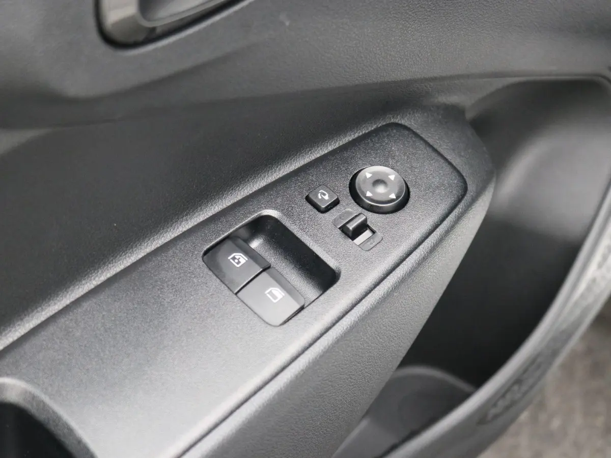 1.0 Comfort / Cruise / Airco / Apple Carplay & Android Auto / All Season Banden / 1ste Eigenaar / Dealeronderhouden / Fabrieksgarantie t/m 1-2029 / | Airco | Apple Carplay/Android Auto | Aut