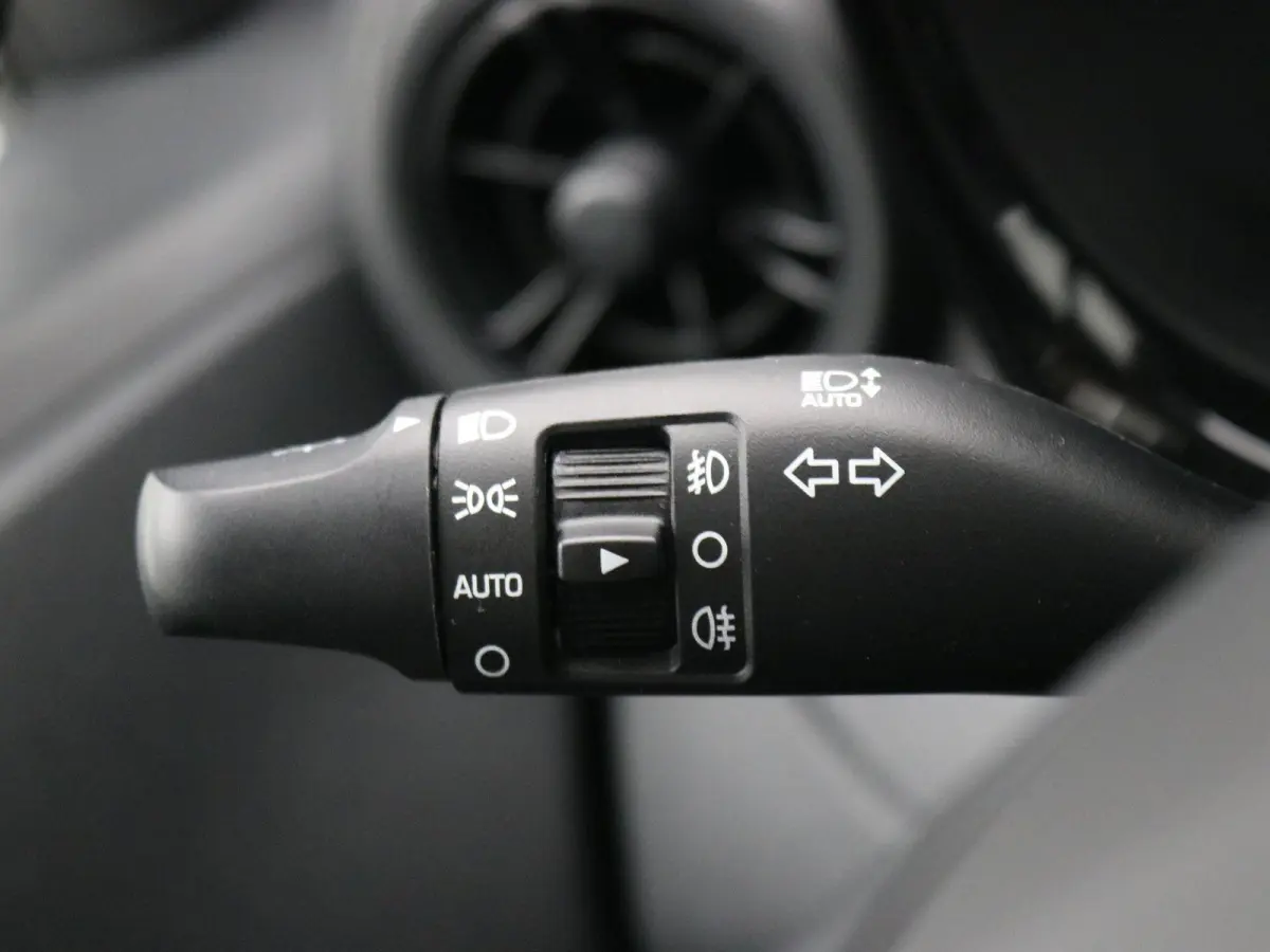 1.0 Comfort / Cruise / Airco / Apple Carplay & Android Auto / All Season Banden / 1ste Eigenaar / Dealeronderhouden / Fabrieksgarantie t/m 1-2029 / | Airco | Apple Carplay/Android Auto | Aut