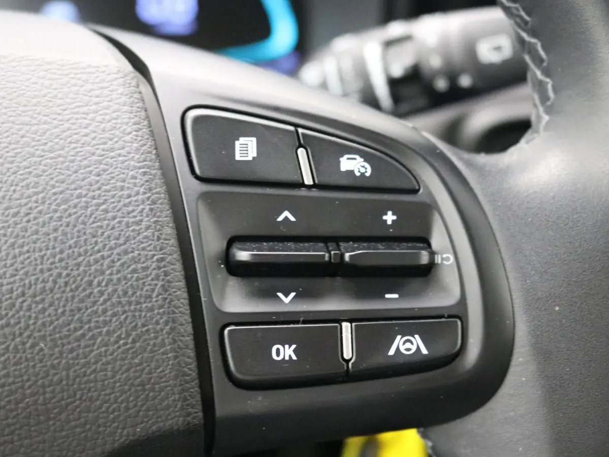 1.0 Comfort / Cruise / Airco / Apple Carplay & Android Auto / All Season Banden / 1ste Eigenaar / Dealeronderhouden / Fabrieksgarantie t/m 1-2029 / | Airco | Apple Carplay/Android Auto | Aut