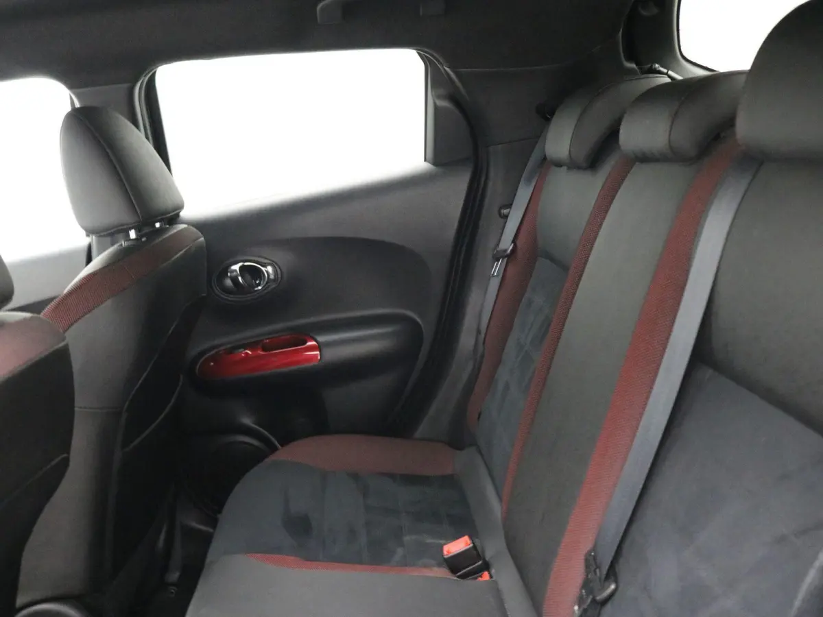 1.2 DIG-T S/S Dynamic Edition / Navigatie / Airco Climate control / Cruise Control / All Seasonbanden / Historie aanwezig / Rode design details Interieur & Exterieur / LMV / Achteruitrijcame