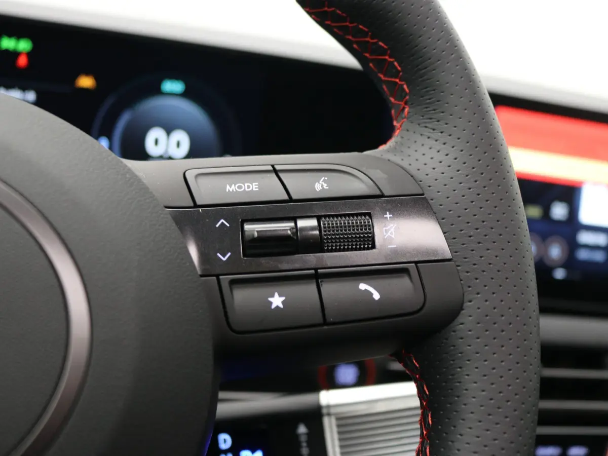 1.6 T-GDI PHEV N Line Business Sky / Prijs is rijklaar / GROOT Glazen schuif-kanteldak / Navigatie / Keyless Entry / Snel leverbaar / 5 Jaar fabrieksgarantie /