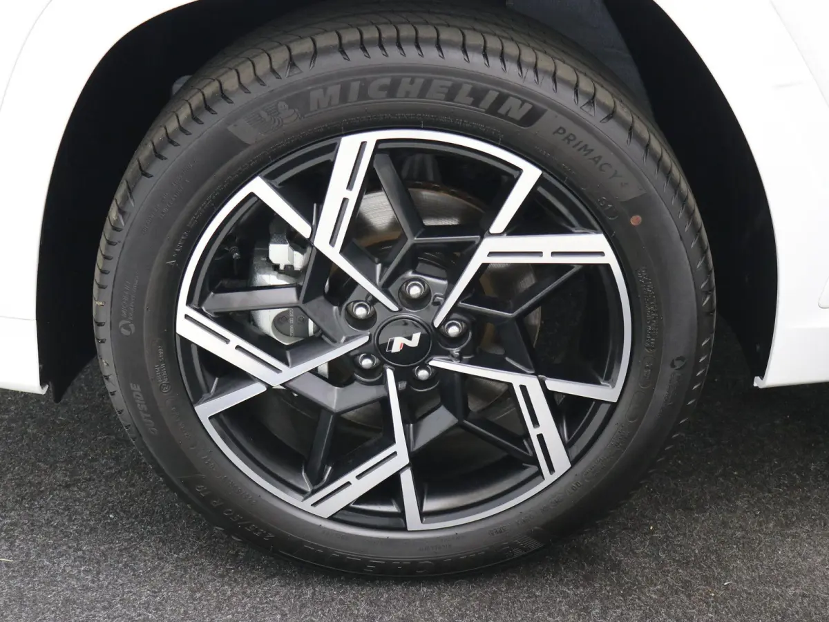 1.6 T-GDI PHEV N Line Business Sky / Prijs is rijklaar / GROOT Glazen schuif-kanteldak / Navigatie / Keyless Entry / Snel leverbaar / 5 Jaar fabrieksgarantie /