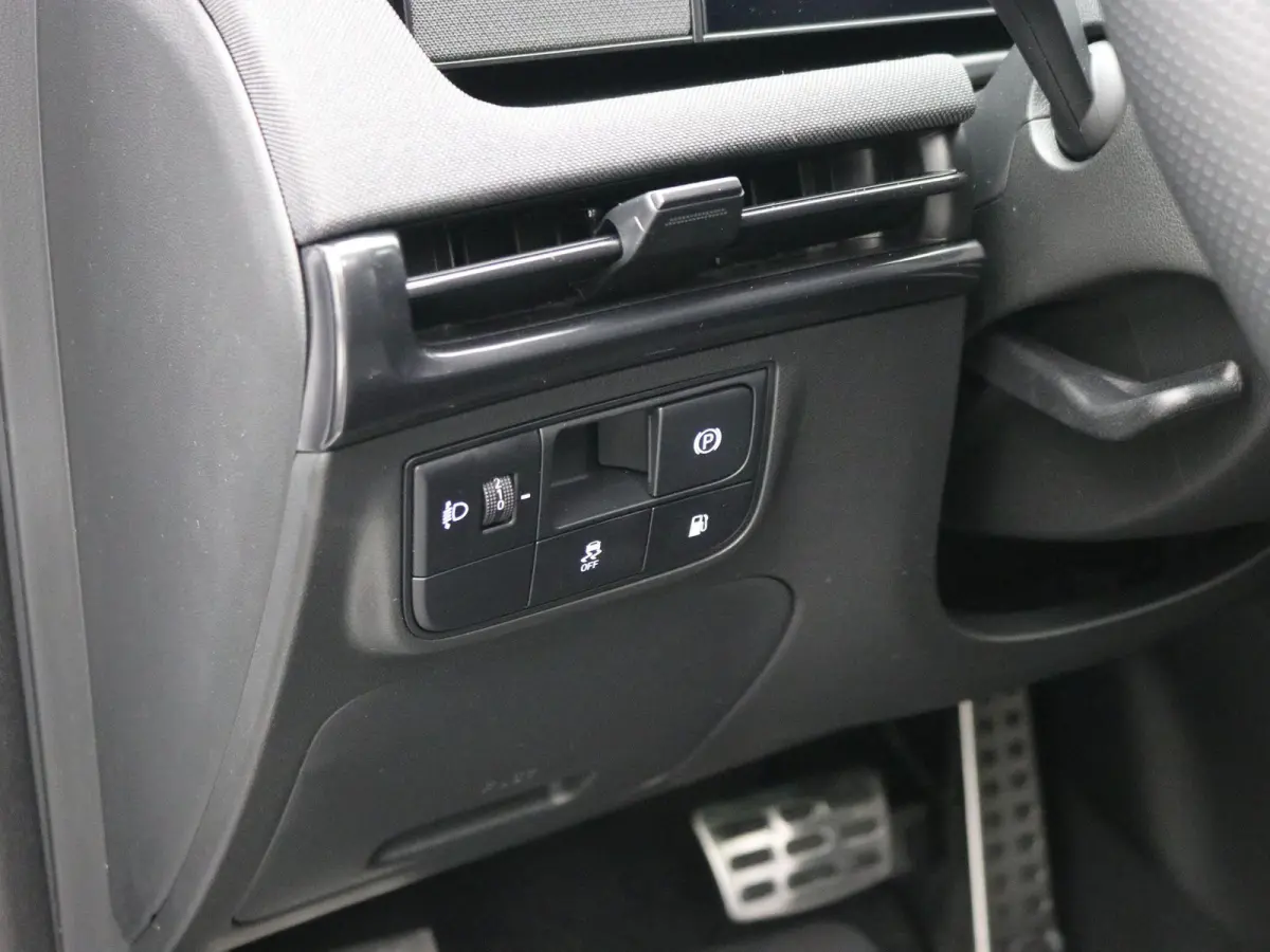 1.6 T-GDI PHEV N Line Business Sky / Prijs is rijklaar / GROOT Glazen schuif-kanteldak / Navigatie / Keyless Entry / Snel leverbaar / 5 Jaar fabrieksgarantie /